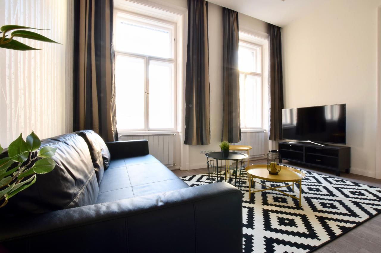 Standard Apartment By Hi5 - Dessewffy 39 Budapest Exterior foto